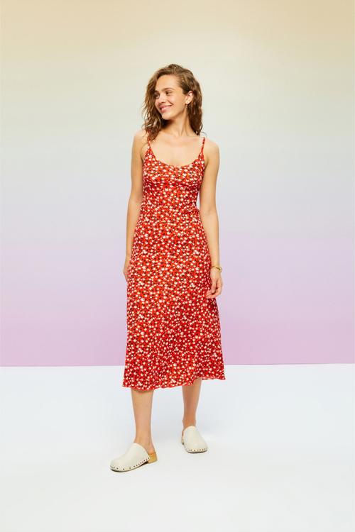  ÇİÇEK DESENLİ ASKILI MİDİ ELBİSE