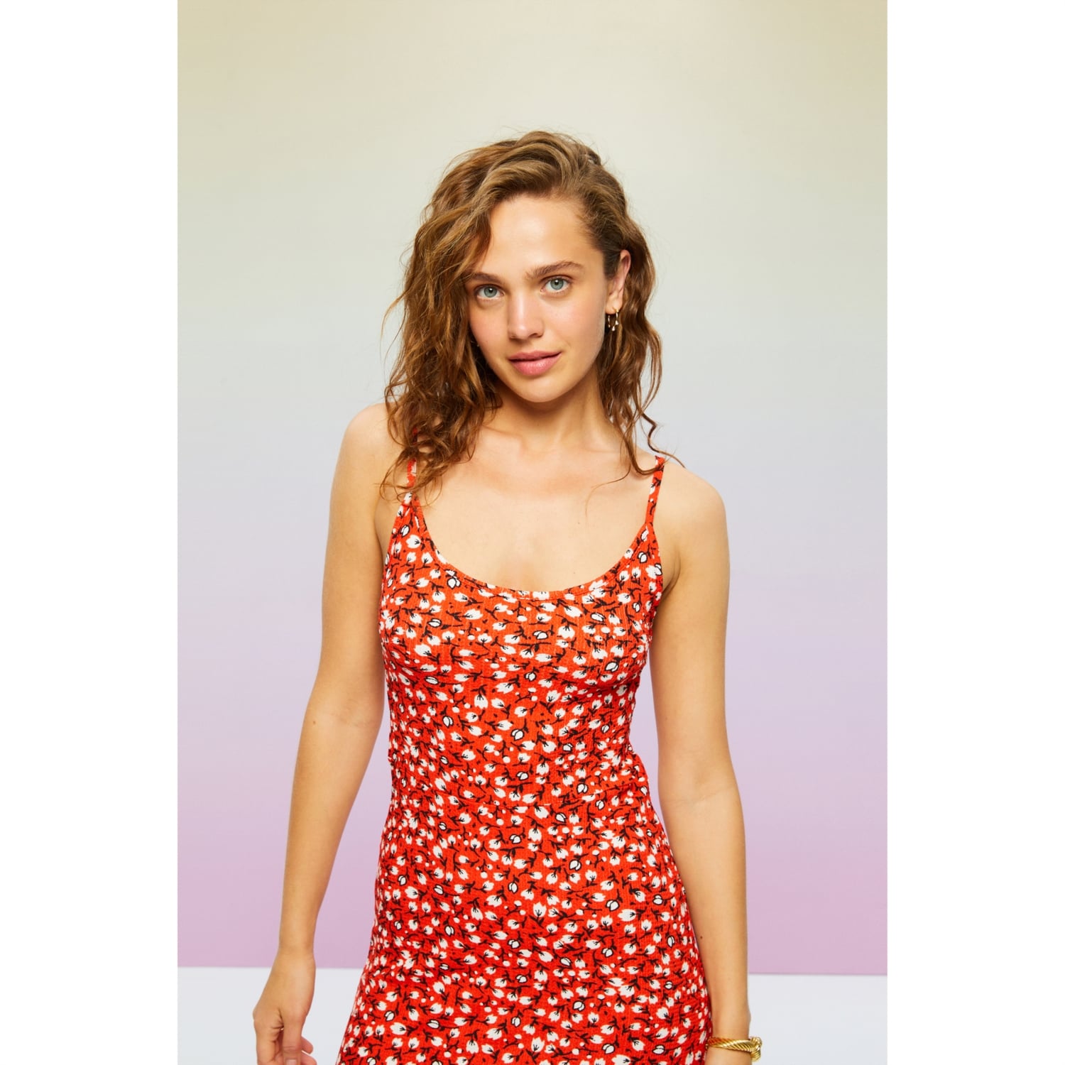 ÇİÇEK DESENLİ ASKILI MİDİ ELBİSE