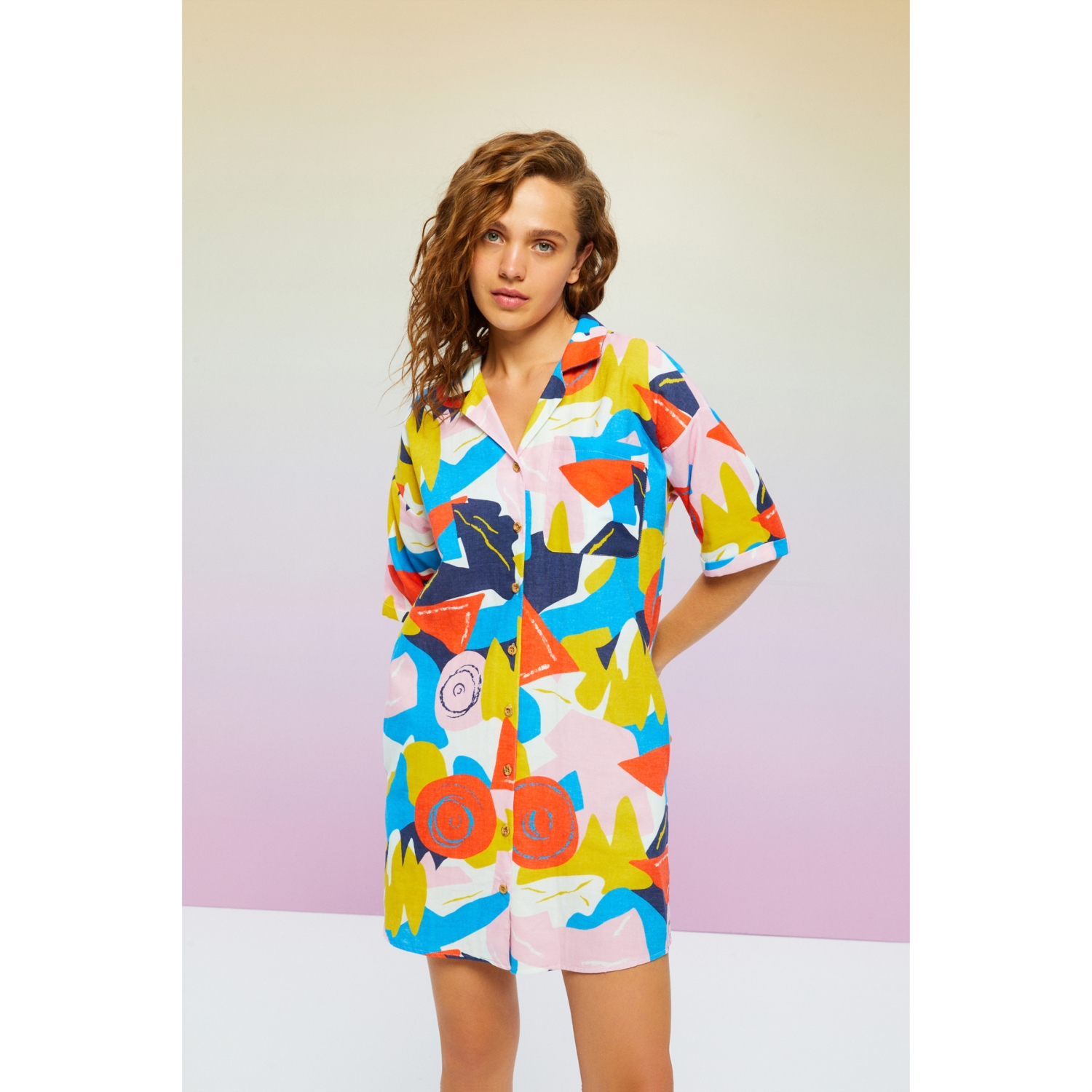 SOYUT DESENLİ MİNİ GÖMLEK ELBİSE