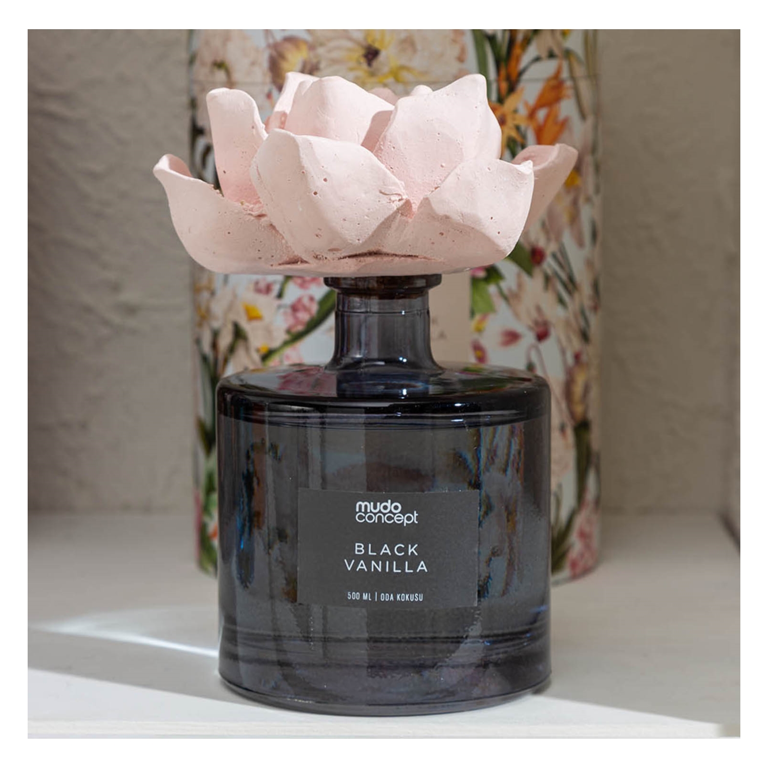 MUDO CONCEPT ODA KOKUSU BLACK VANILIA VE GÜL KURUSU 500 ML