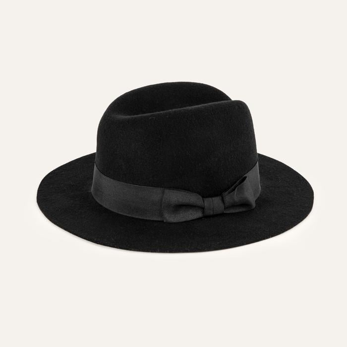 FİYONK DETAYLI FÖTR YÜN ŞAPKA