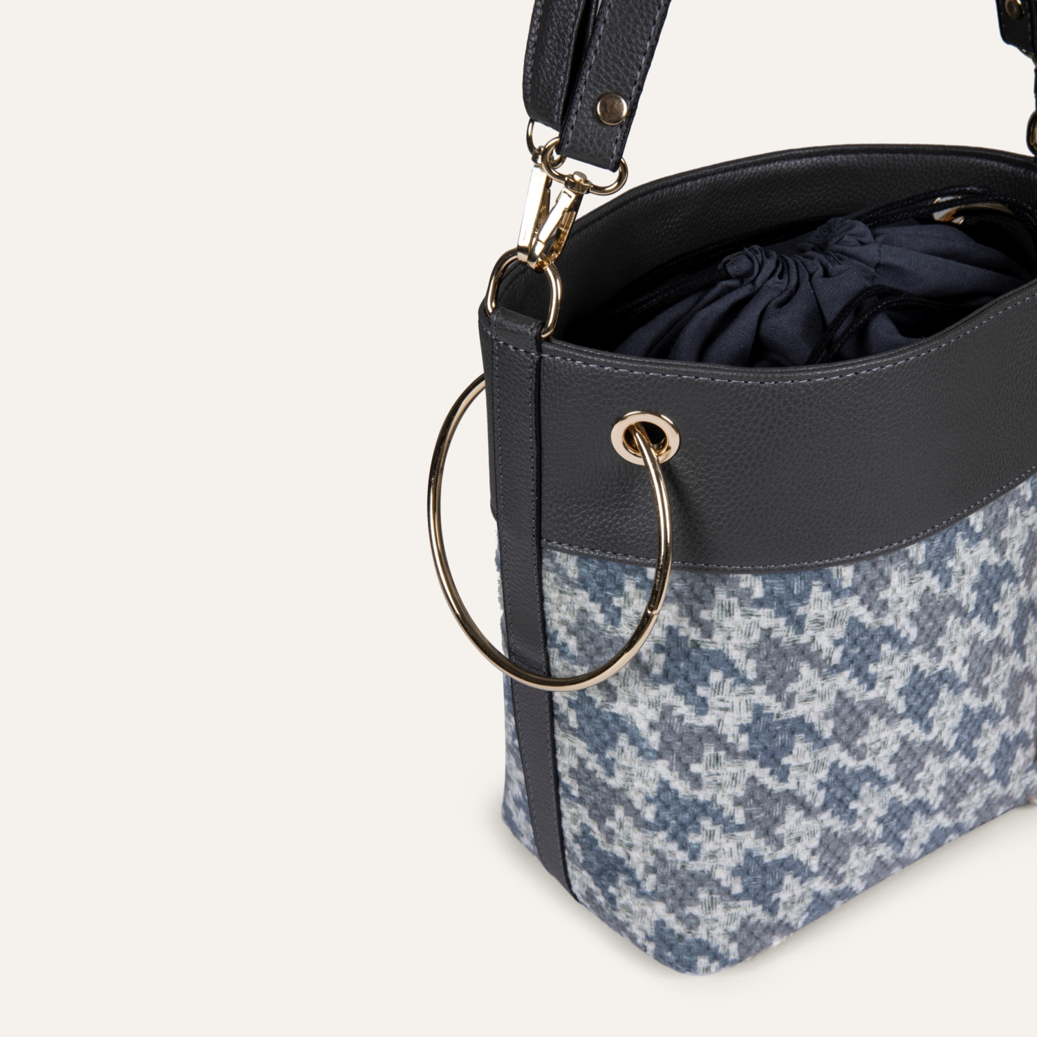 KAZAYAĞI DESENLİ EL VE OMUZ ÇANTASI