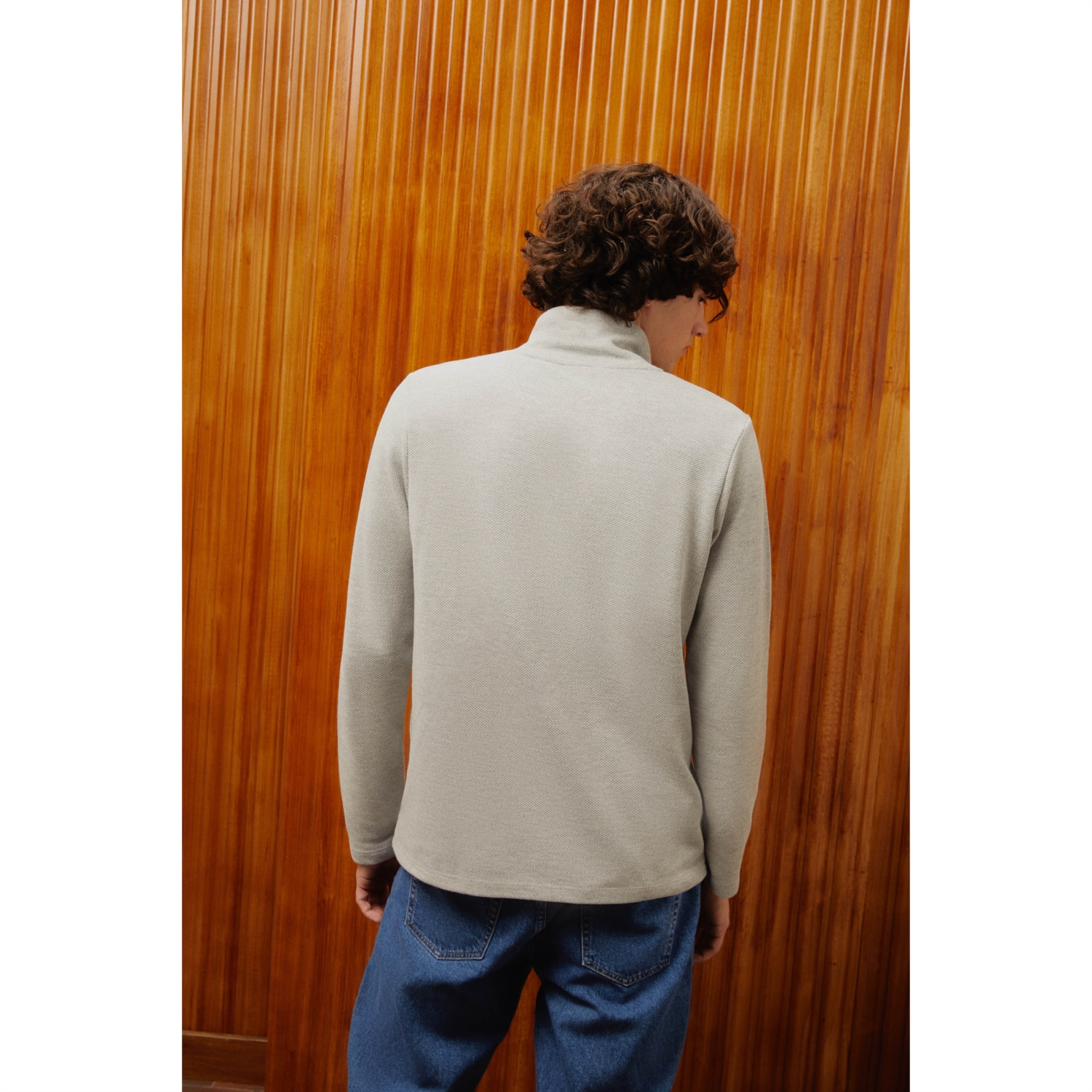 DİK YAKA SWEATSHIRT