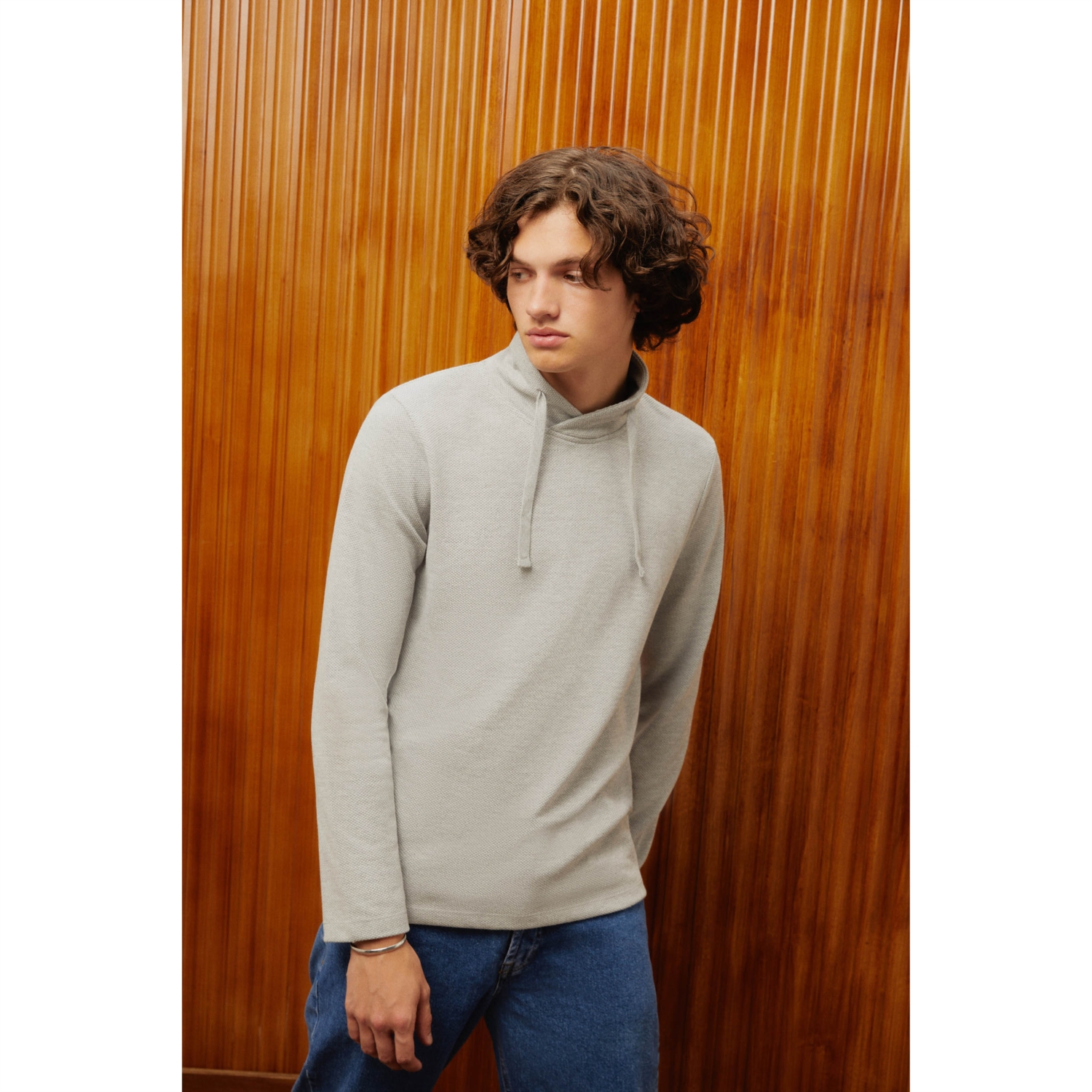 DİK YAKA SWEATSHIRT