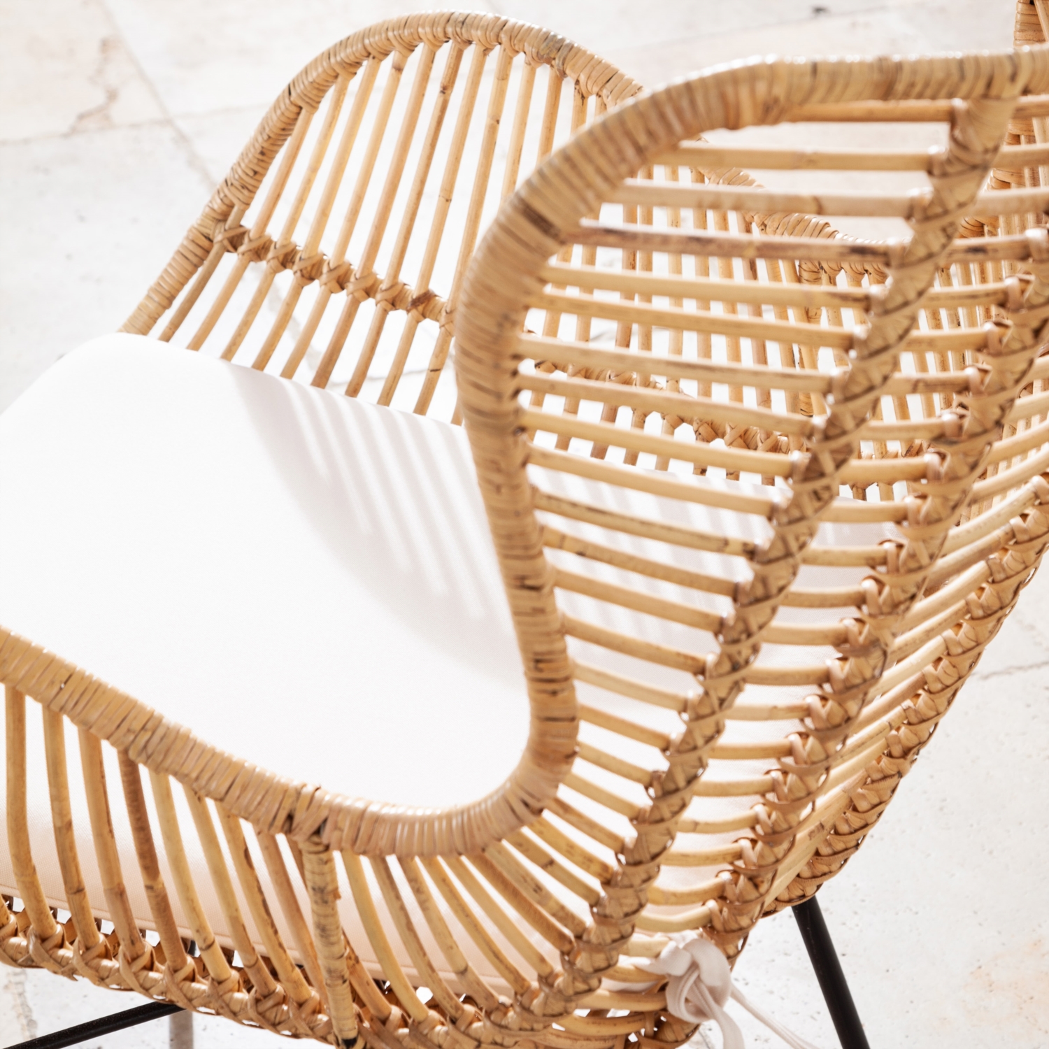 GERALD KOLÇAKLI SANDALYE