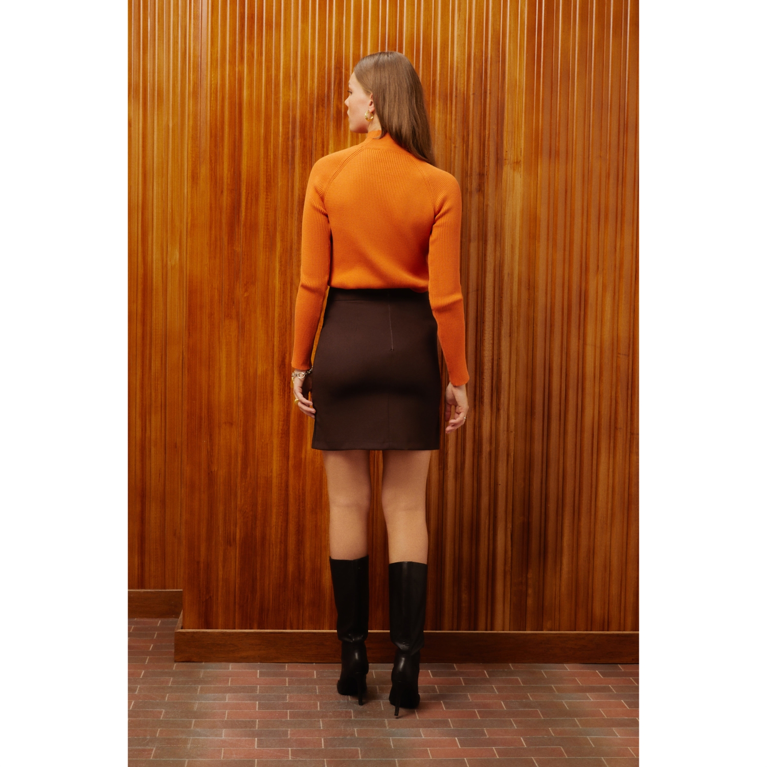 DAR KESİM YIRTMAÇLI MİNİ ETEK