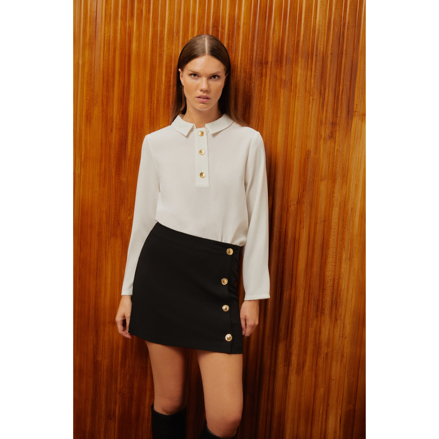 DÜĞME DETAYLI GÖMLEK YAKA BLUZ