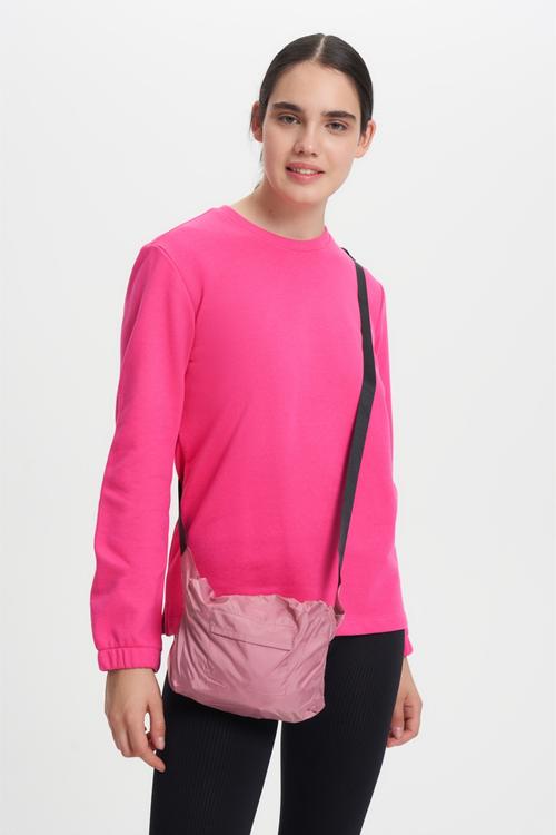  ÇANTAYA DÖNÜŞEBİLEN KAPÜŞONLU YAĞMURLUK