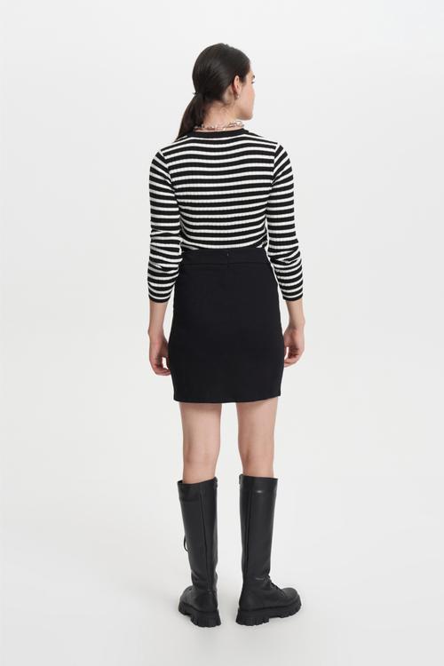  YIRTMAÇ DETAYLI DAR KESİM MİNİ ETEK