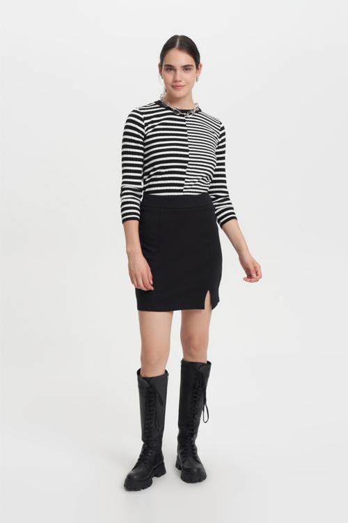  YIRTMAÇ DETAYLI DAR KESİM MİNİ ETEK