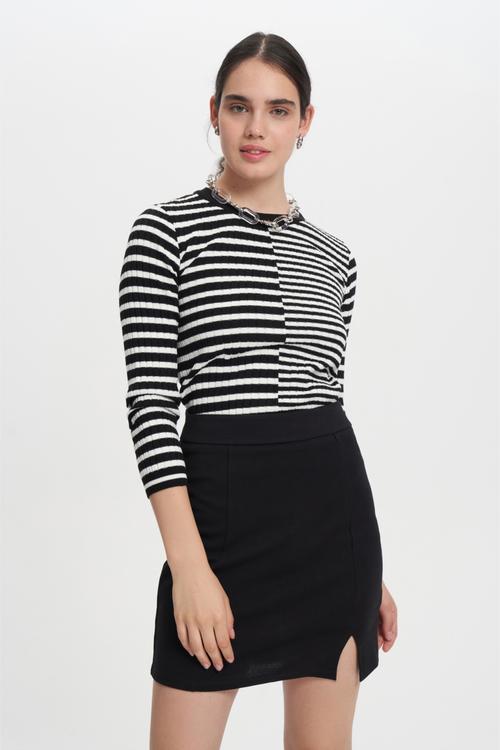  YIRTMAÇ DETAYLI DAR KESİM MİNİ ETEK