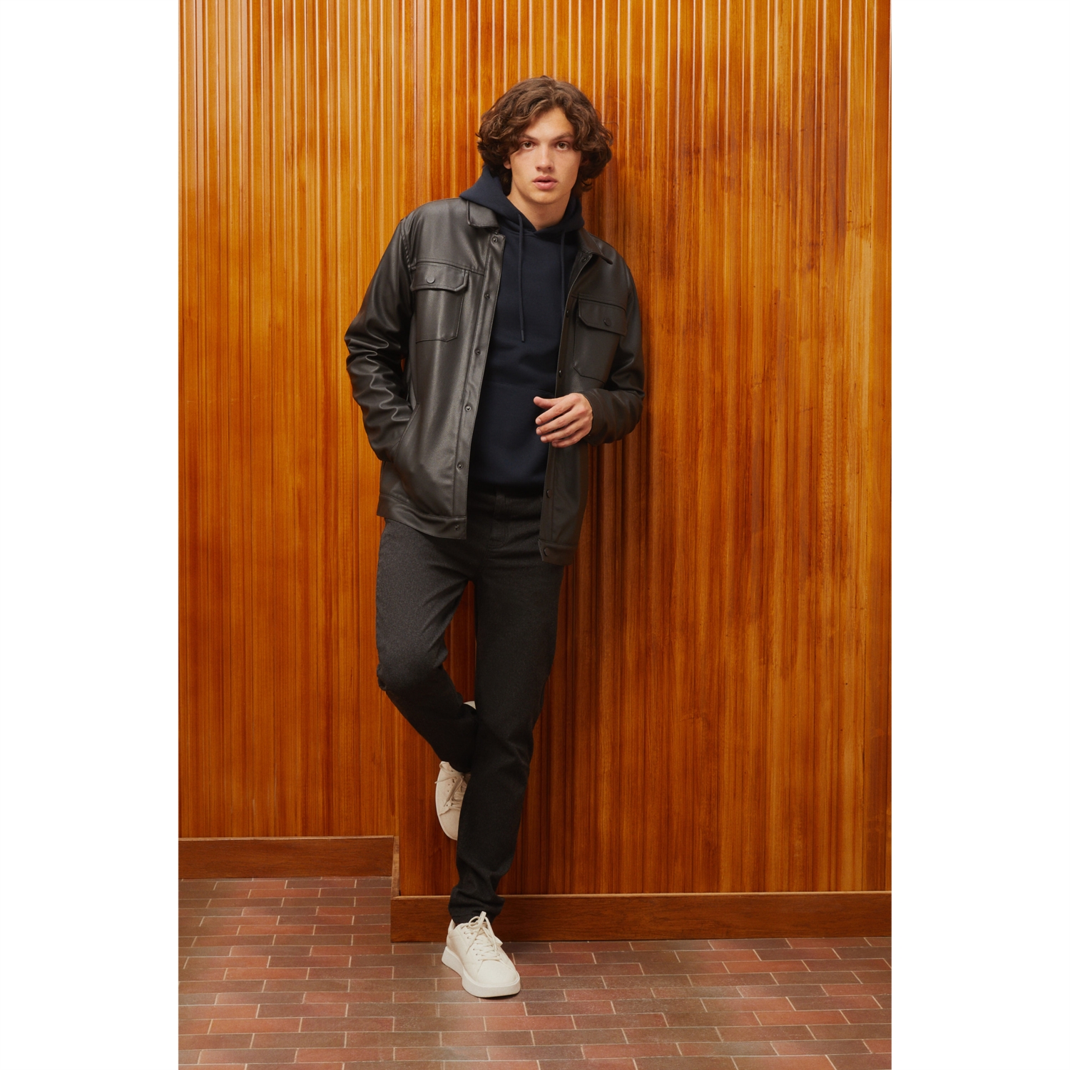 DERİ GÖRÜNÜMLÜ CEPLİ CEKET