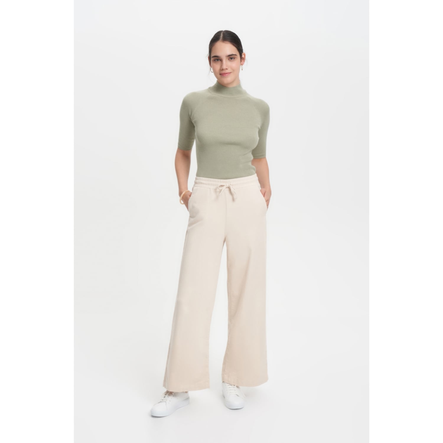 VİSKON KARIŞIMLI DİK YAKA KAZAK