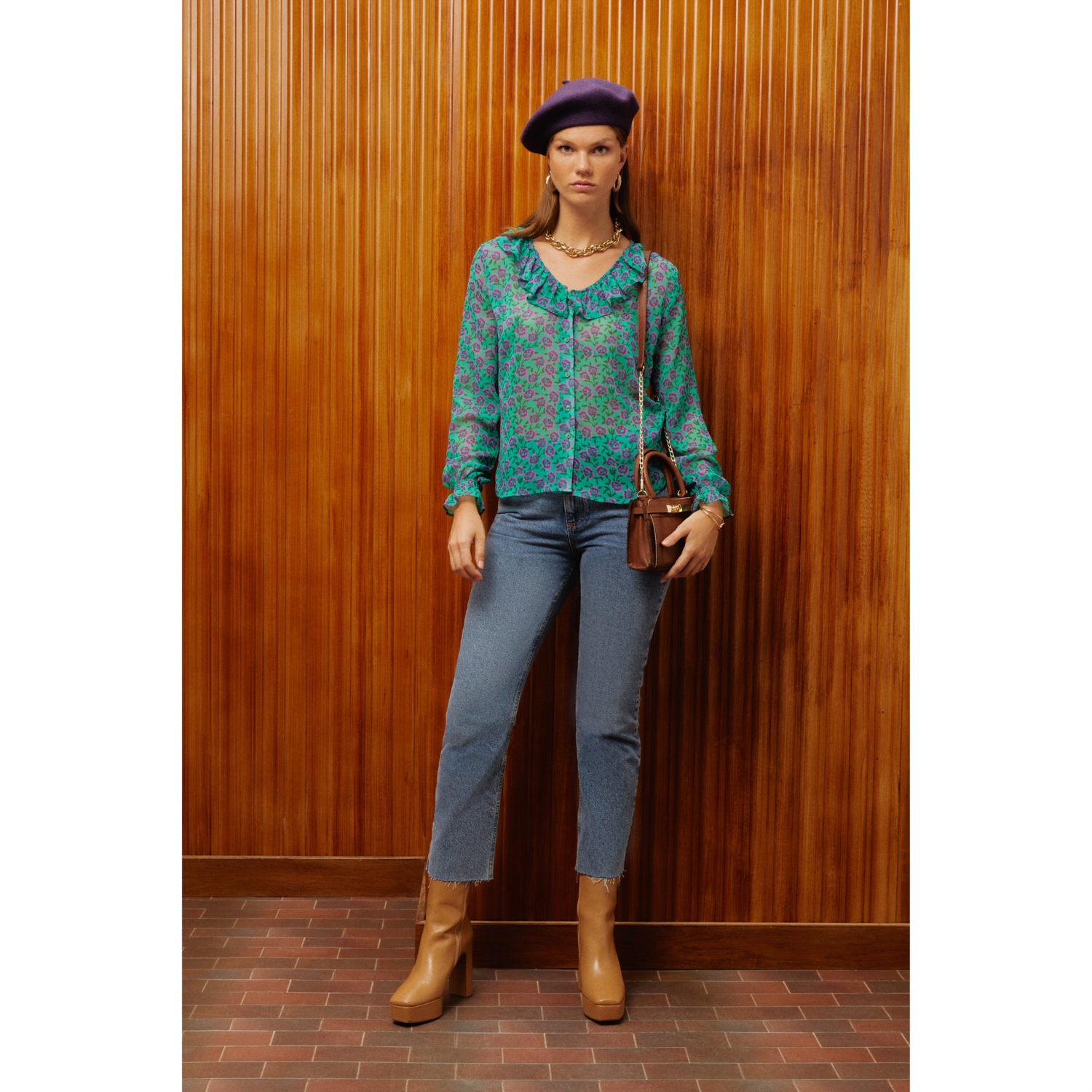 ÇİÇEK DESENLİ YAKASI FIRFIRLI ŞİFON GÖMLEK