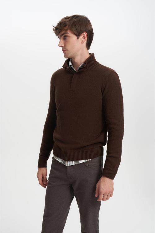  DİK YAKA TRİKO KAZAK