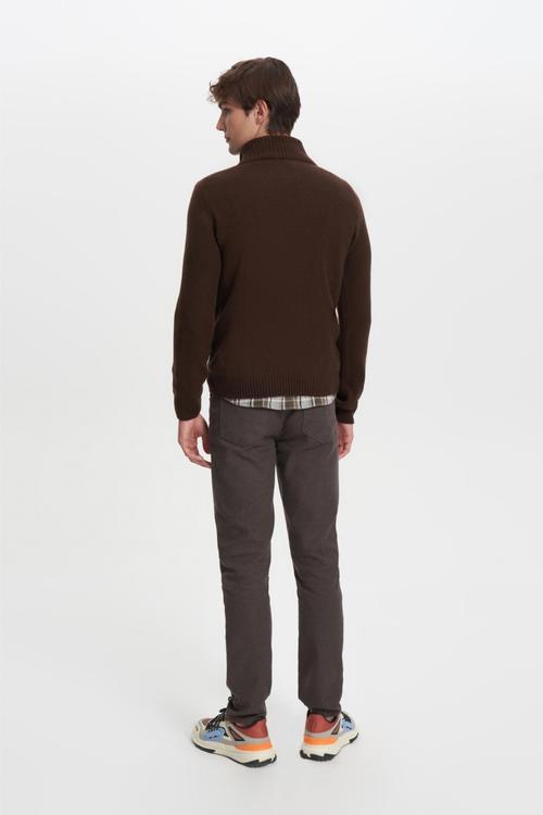  DİK YAKA TRİKO KAZAK