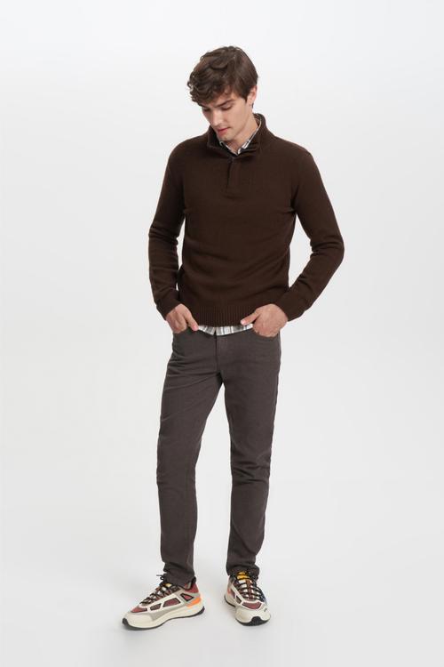  DİK YAKA TRİKO KAZAK