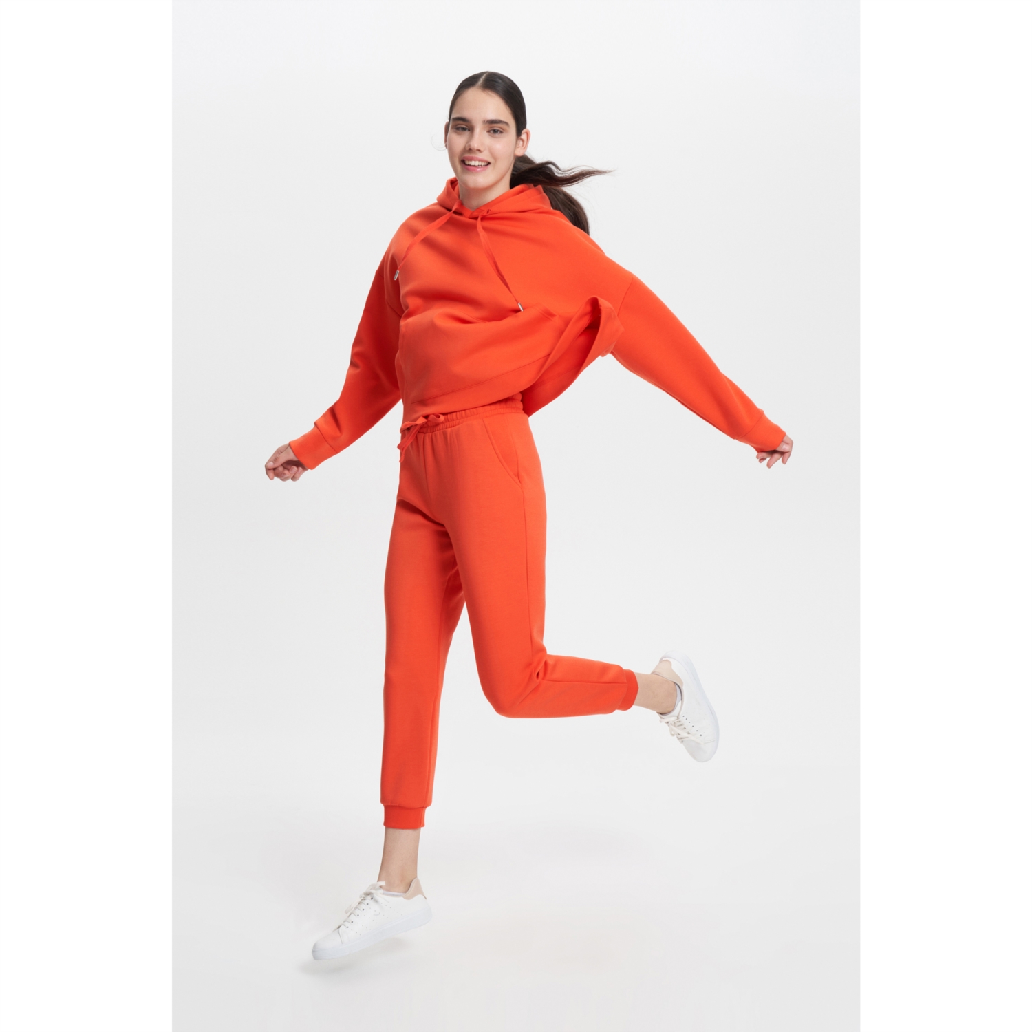 KAPÜŞONLU KANGURU CEPLİ SWEATSHIRT