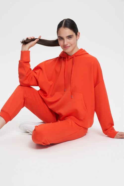  KAPÜŞONLU KANGURU CEPLİ SWEATSHIRT