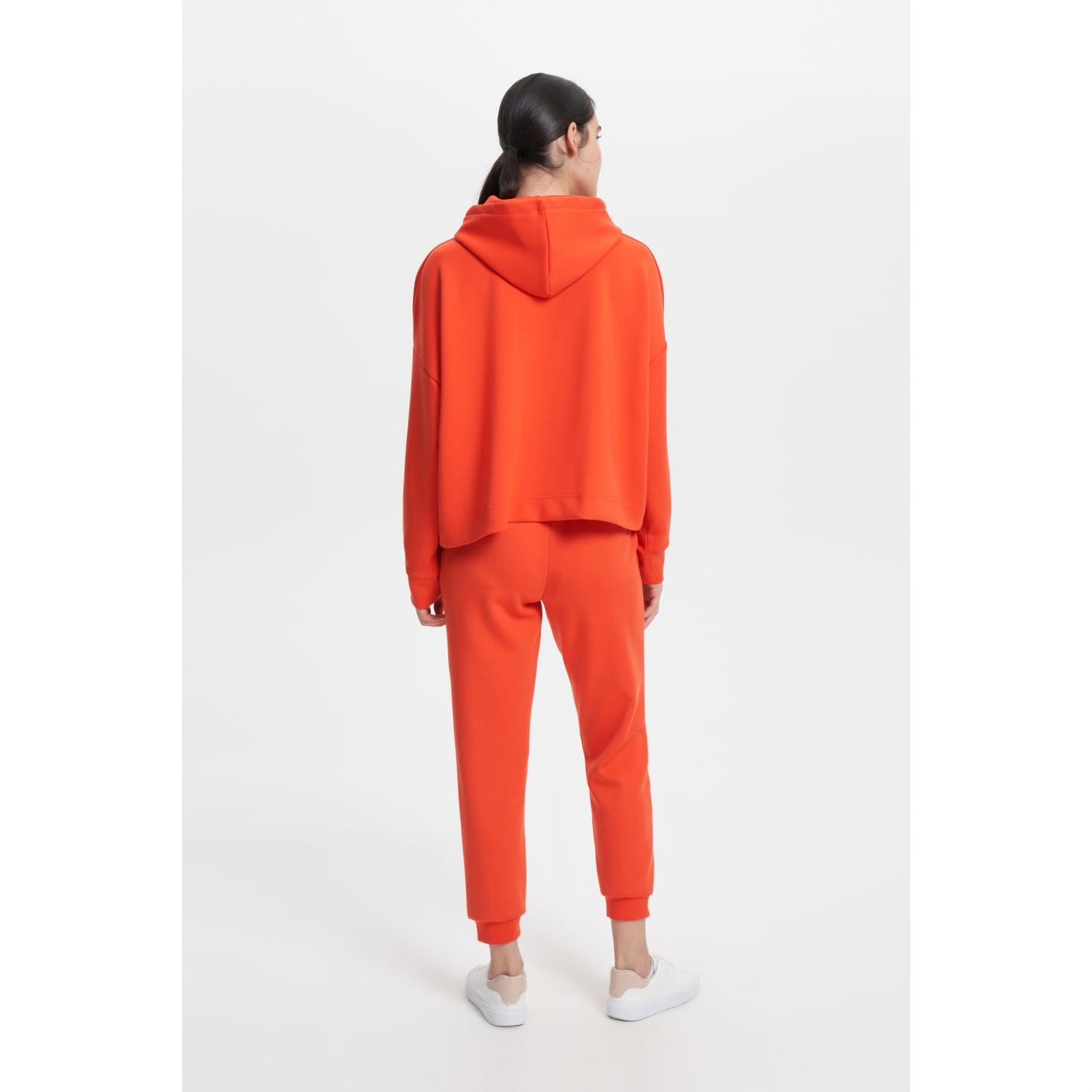 KAPÜŞONLU KANGURU CEPLİ SWEATSHIRT