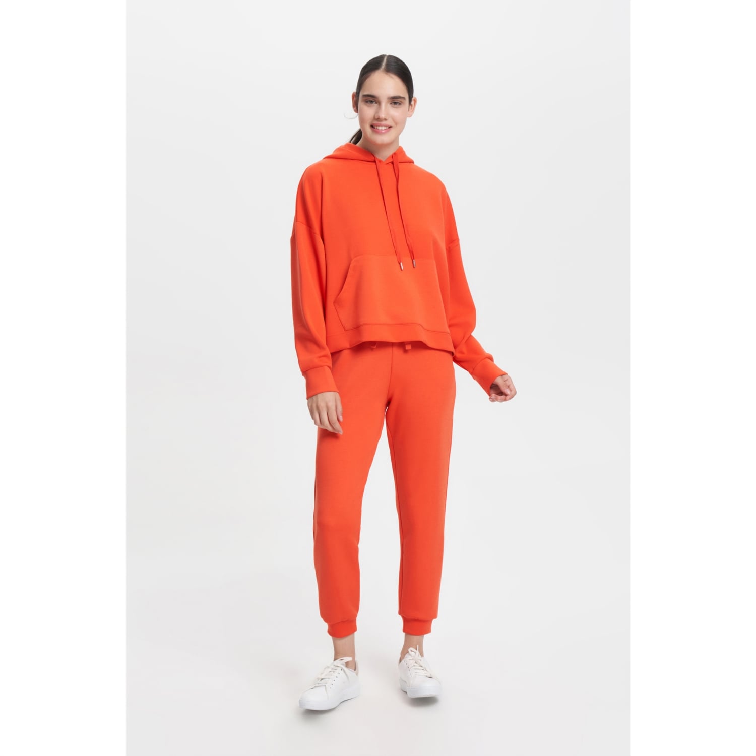 KAPÜŞONLU KANGURU CEPLİ SWEATSHIRT