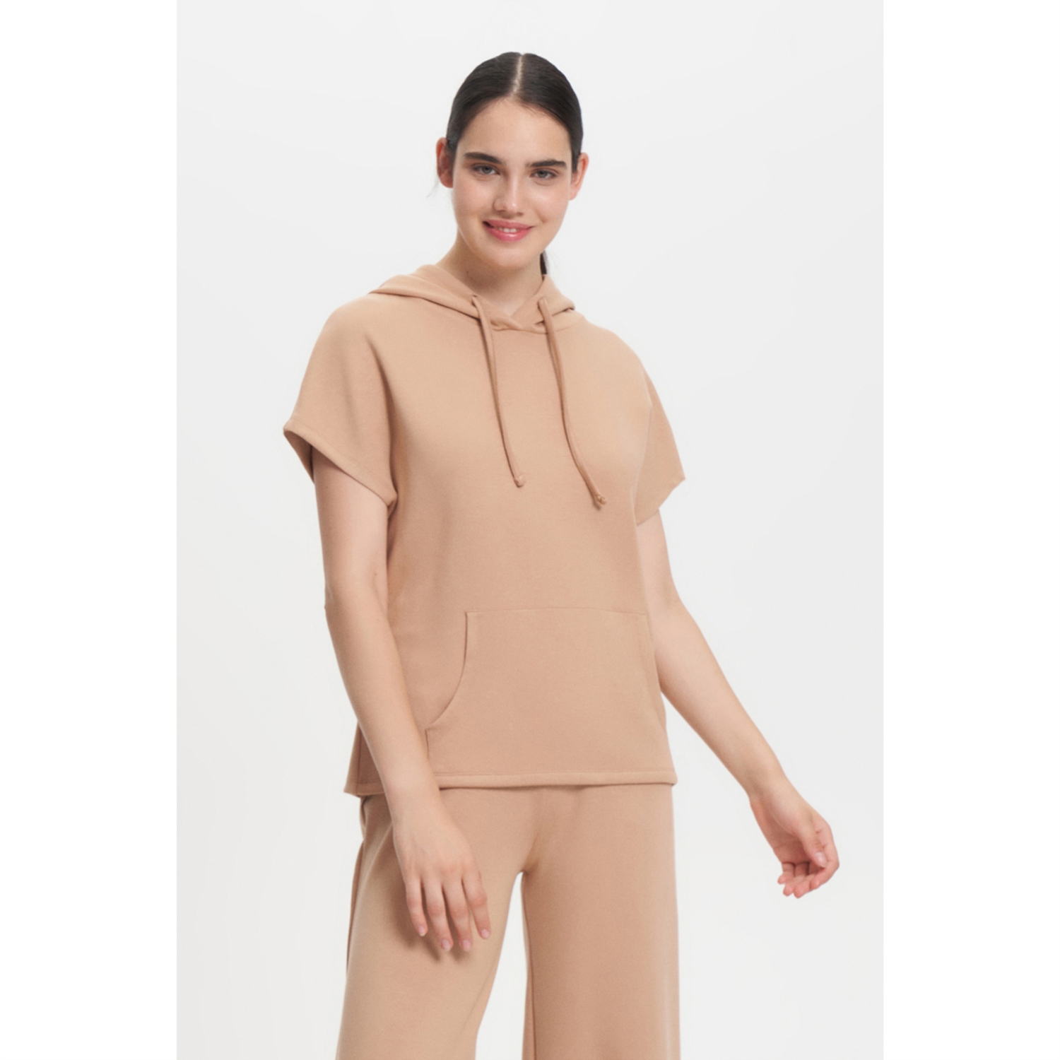 KISA KOLLU KAPÜŞONLU SWEATSHIRT