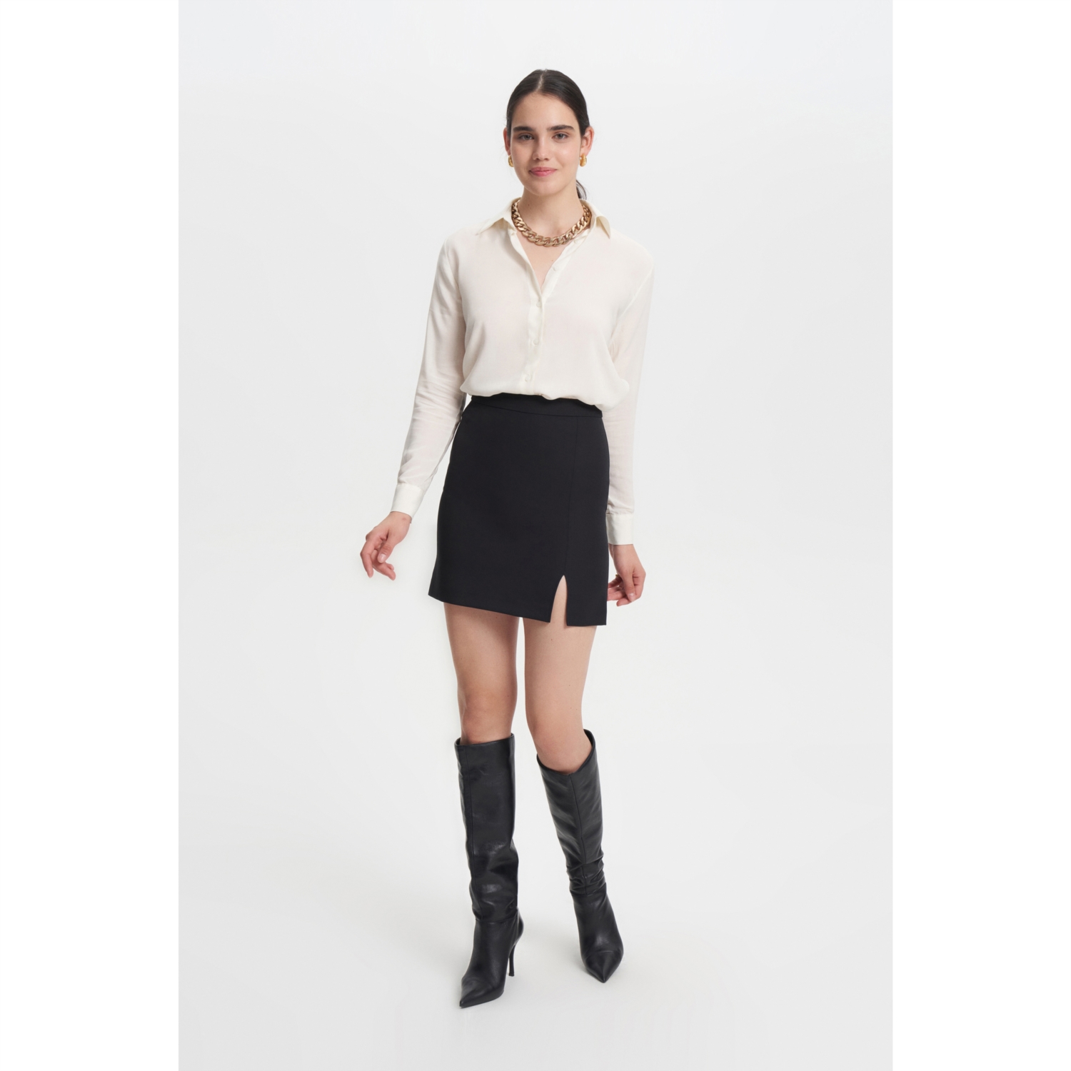 DAR KESİM YIRTMAÇLI MİNİ ETEK