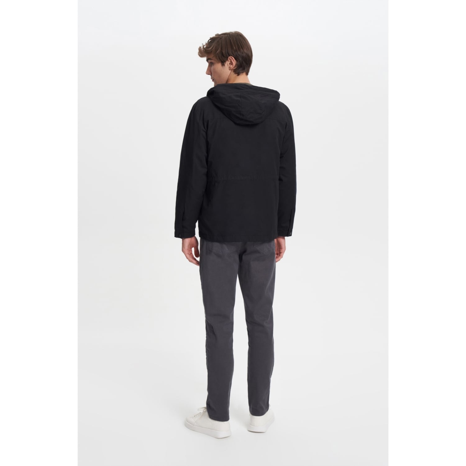 KAPÜŞONLU ÇOK CEPLİ KISA MONT