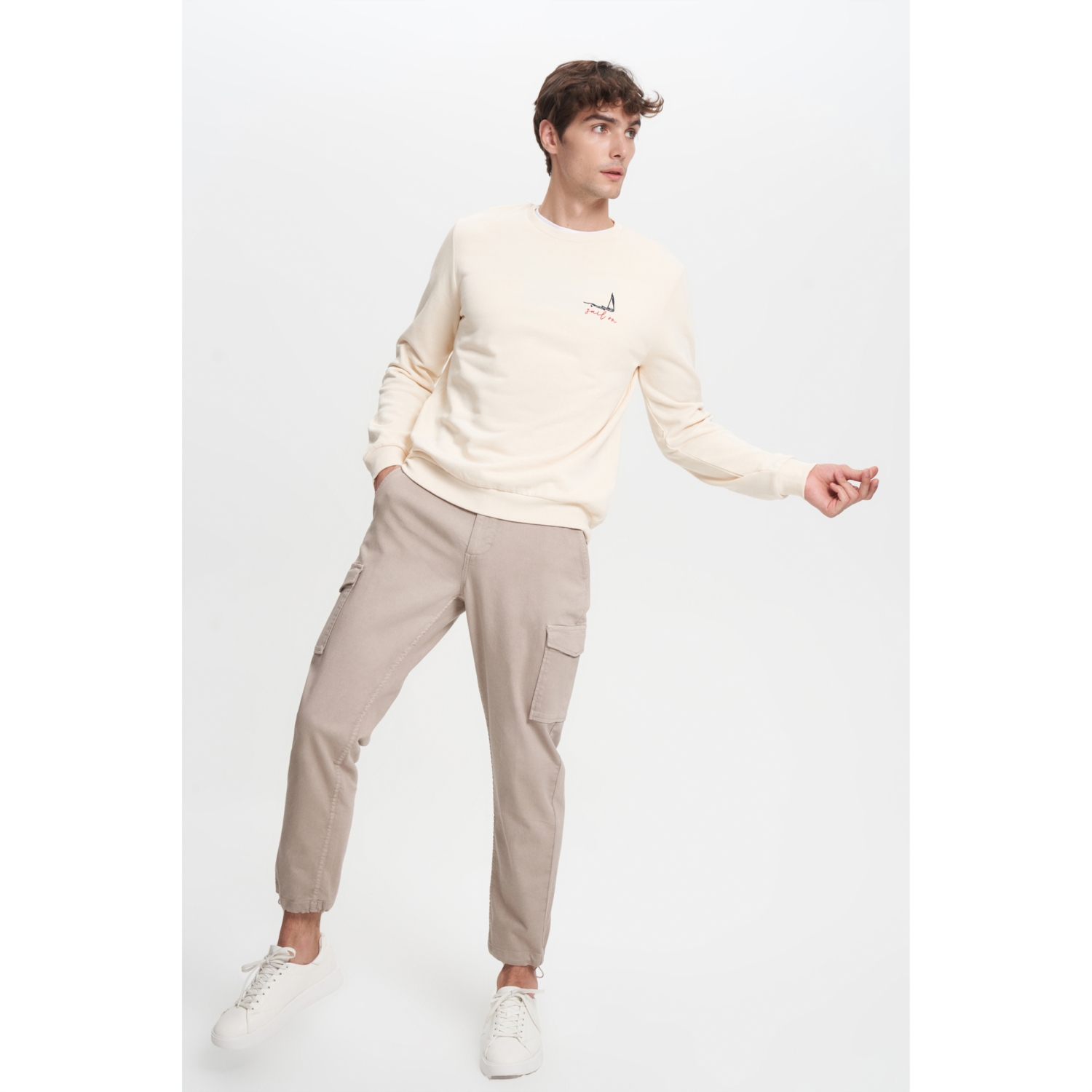 YELKEN NAKIŞLI BİSİKLET YAKA SWEATSHIRT