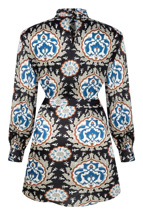  BELİ KUŞAKLI ETNİK DESENLİ MİNİ ELBİSE