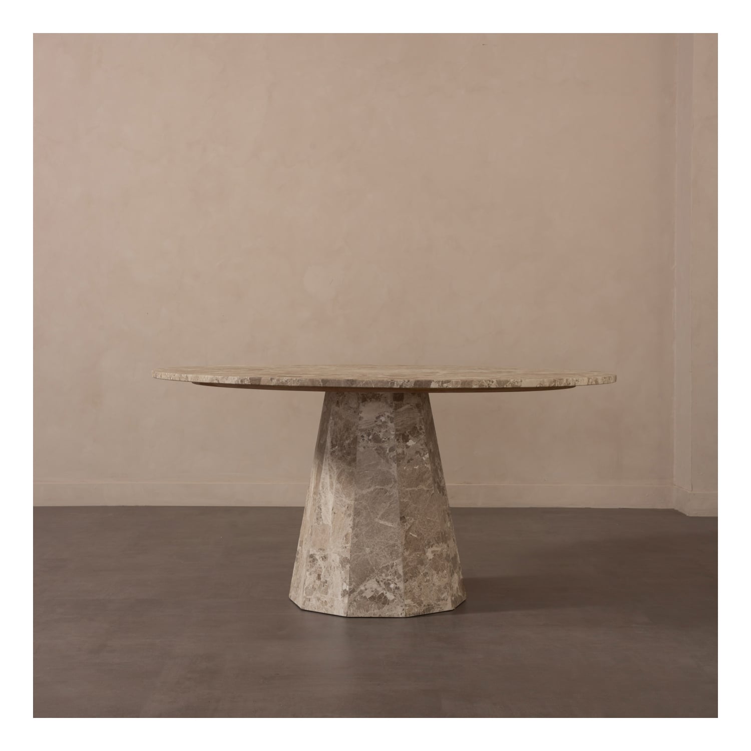 LATTE MERMER YUVARLAK YEMEK MASASI 150X150