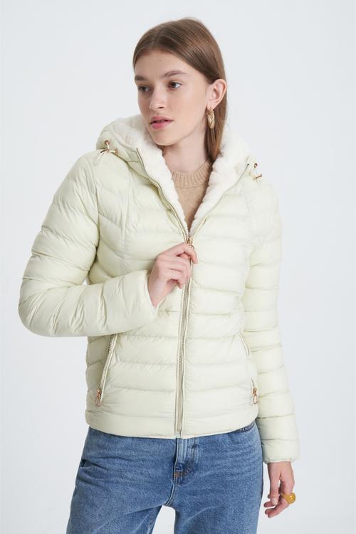  PELUŞ ÇİFT TARAFLI KAPİTONELİ MONT