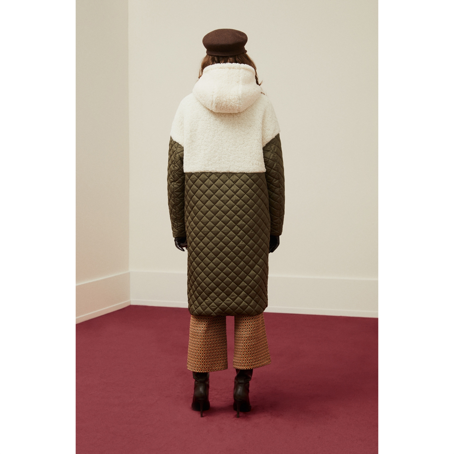 SUNİ KÜRKLÜ KAPÜŞONLU PALTO