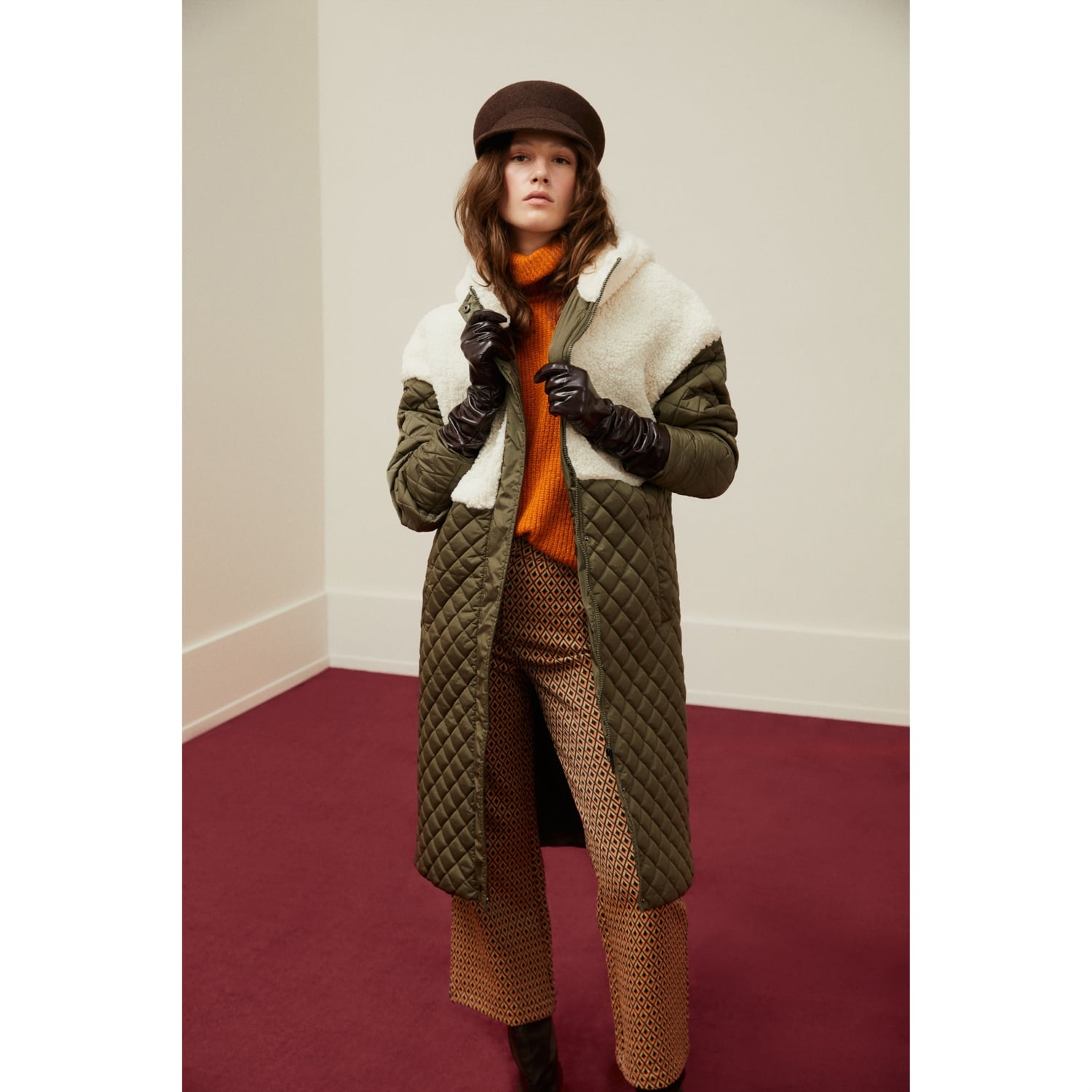 SUNİ KÜRKLÜ KAPÜŞONLU PALTO