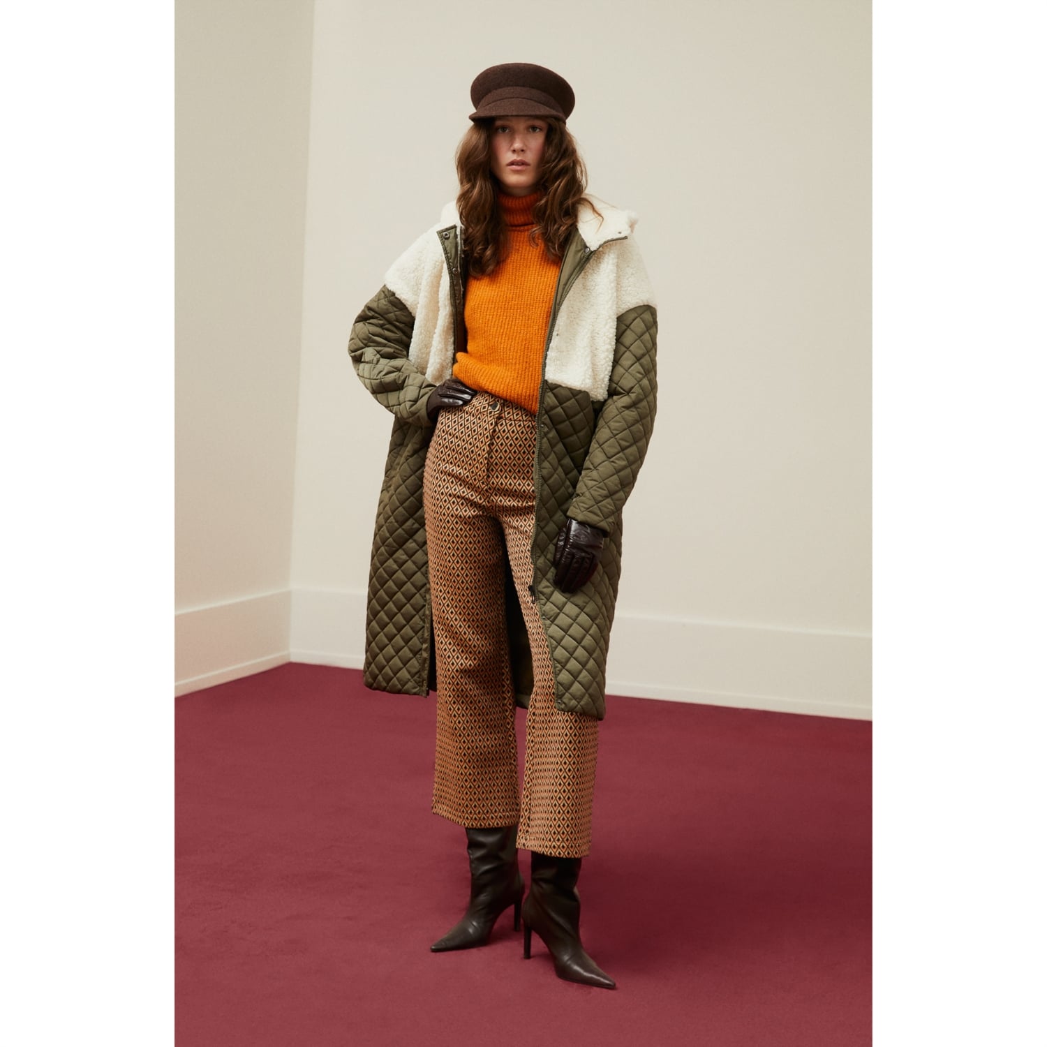 SUNİ KÜRKLÜ KAPÜŞONLU PALTO