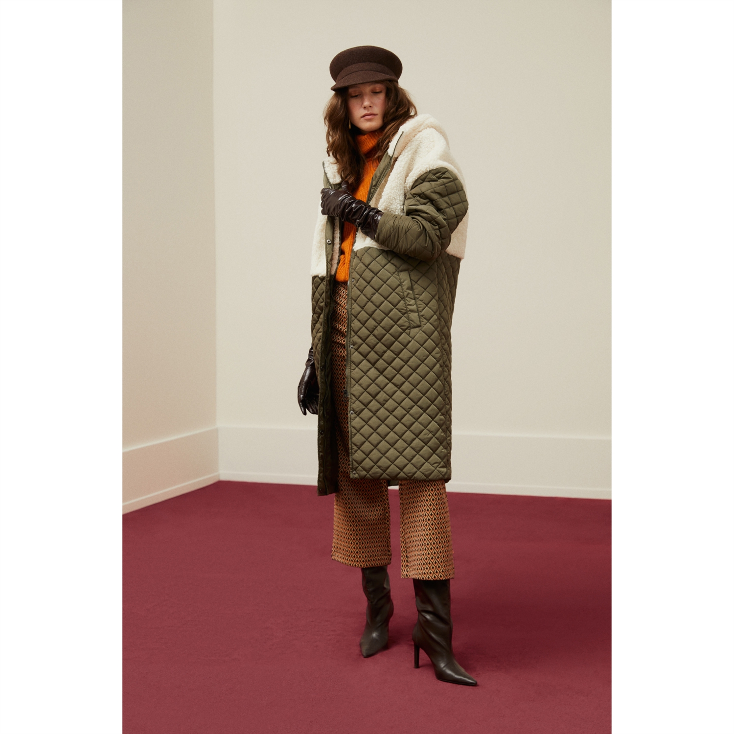 SUNİ KÜRKLÜ KAPÜŞONLU PALTO