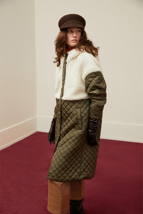  SUNİ KÜRKLÜ KAPÜŞONLU PALTO