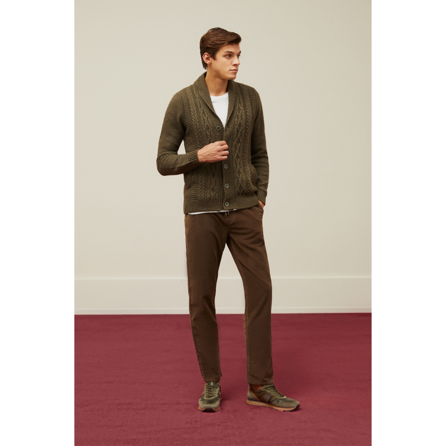 ŞAL YAKA SAÇ ÖRGÜLÜ UZUN KOLLU TRİKO HIRKA