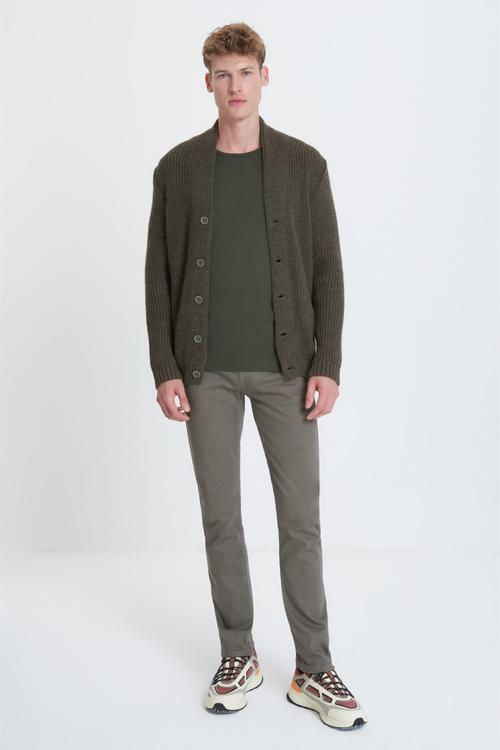  ŞAL YAKA DÜĞMELİ TRİKO HIRKA