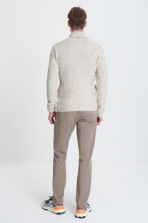  JAKARLI ŞAL YAKA TRİKO HIRKA