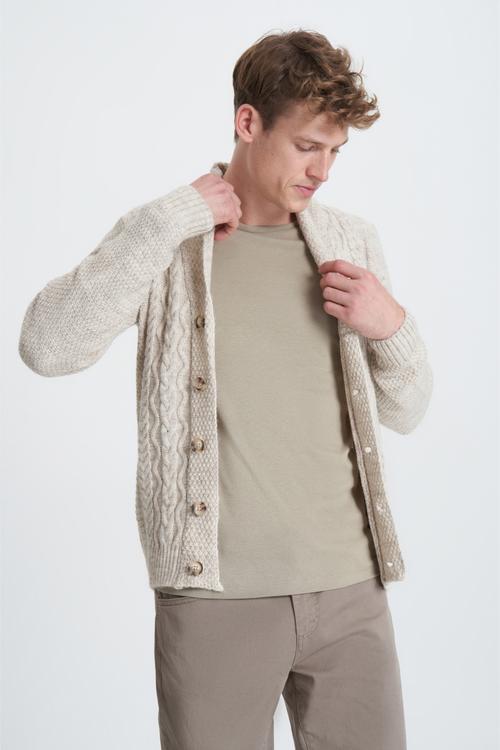  JAKARLI ŞAL YAKA TRİKO HIRKA