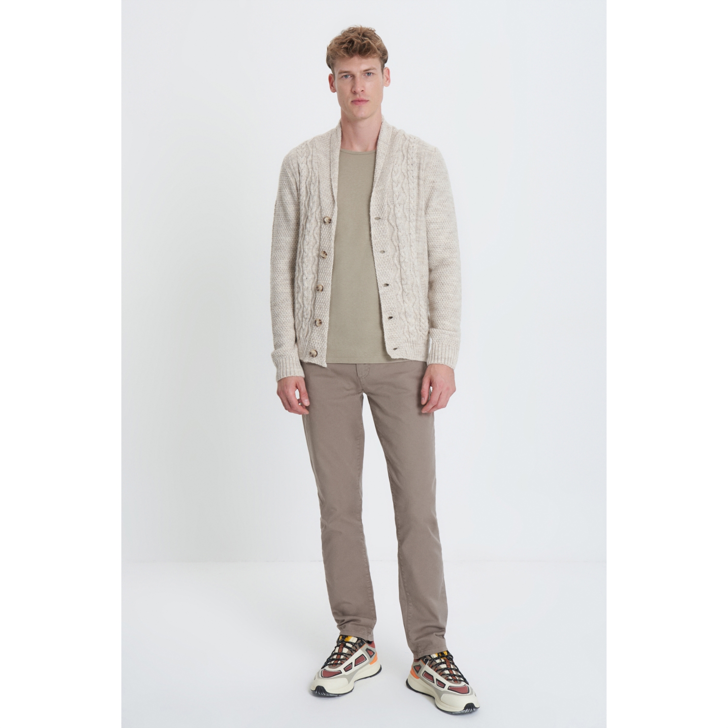 JAKARLI ŞAL YAKA TRİKO HIRKA