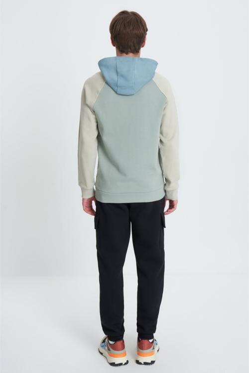  KAPÜŞONLU KANGURU CEPLİ SWEATSHIRT