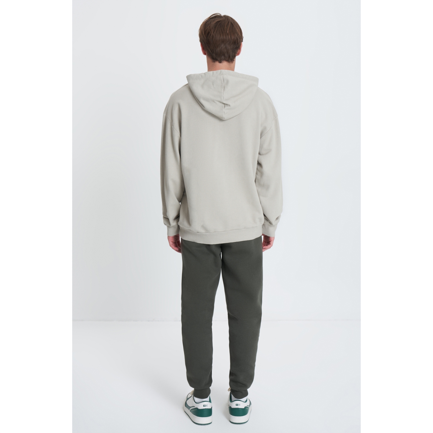 KAPÜŞONLU KANGURU CEPLİ SWEATSHIRT