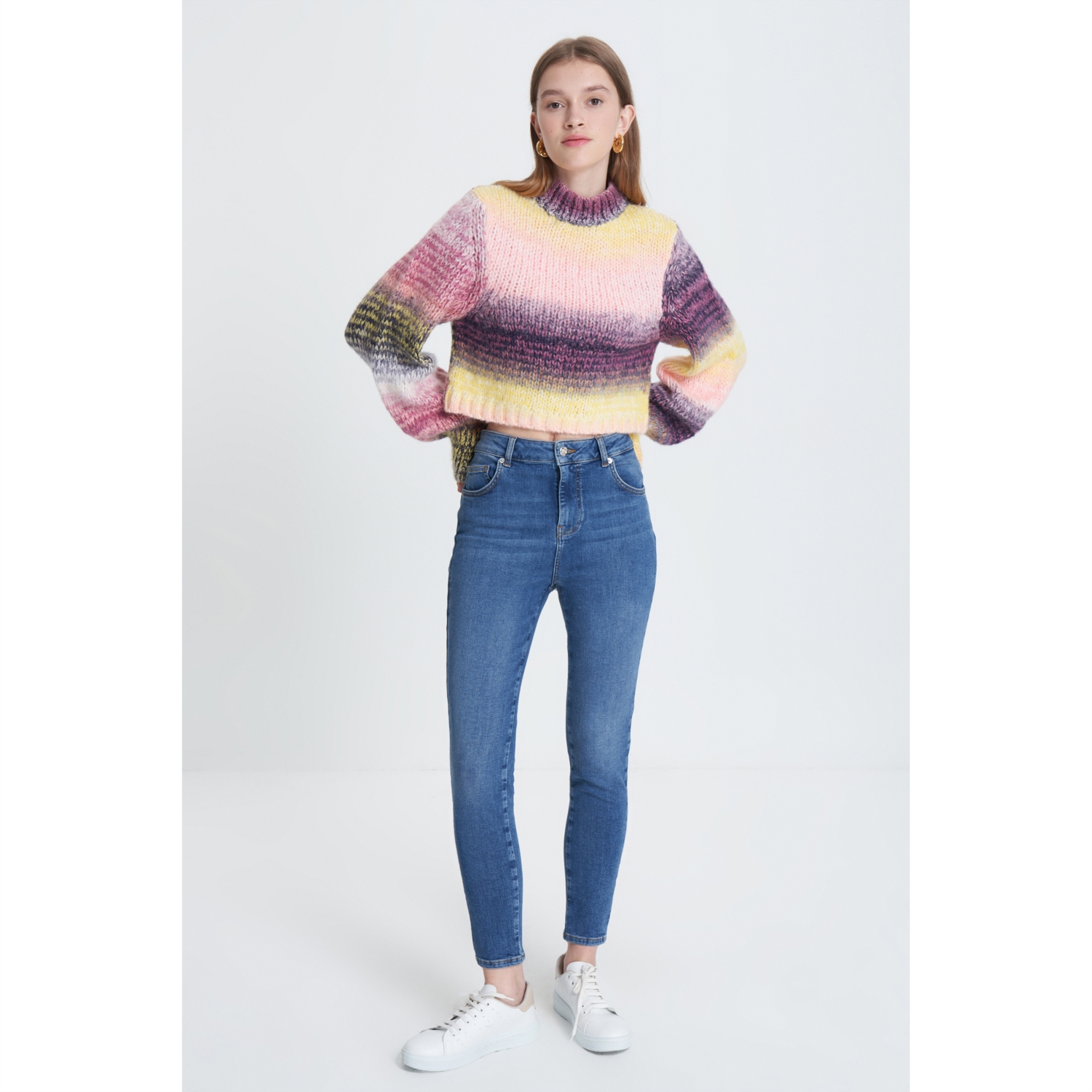 DİK YAKA TRİKO CROP KAZAK