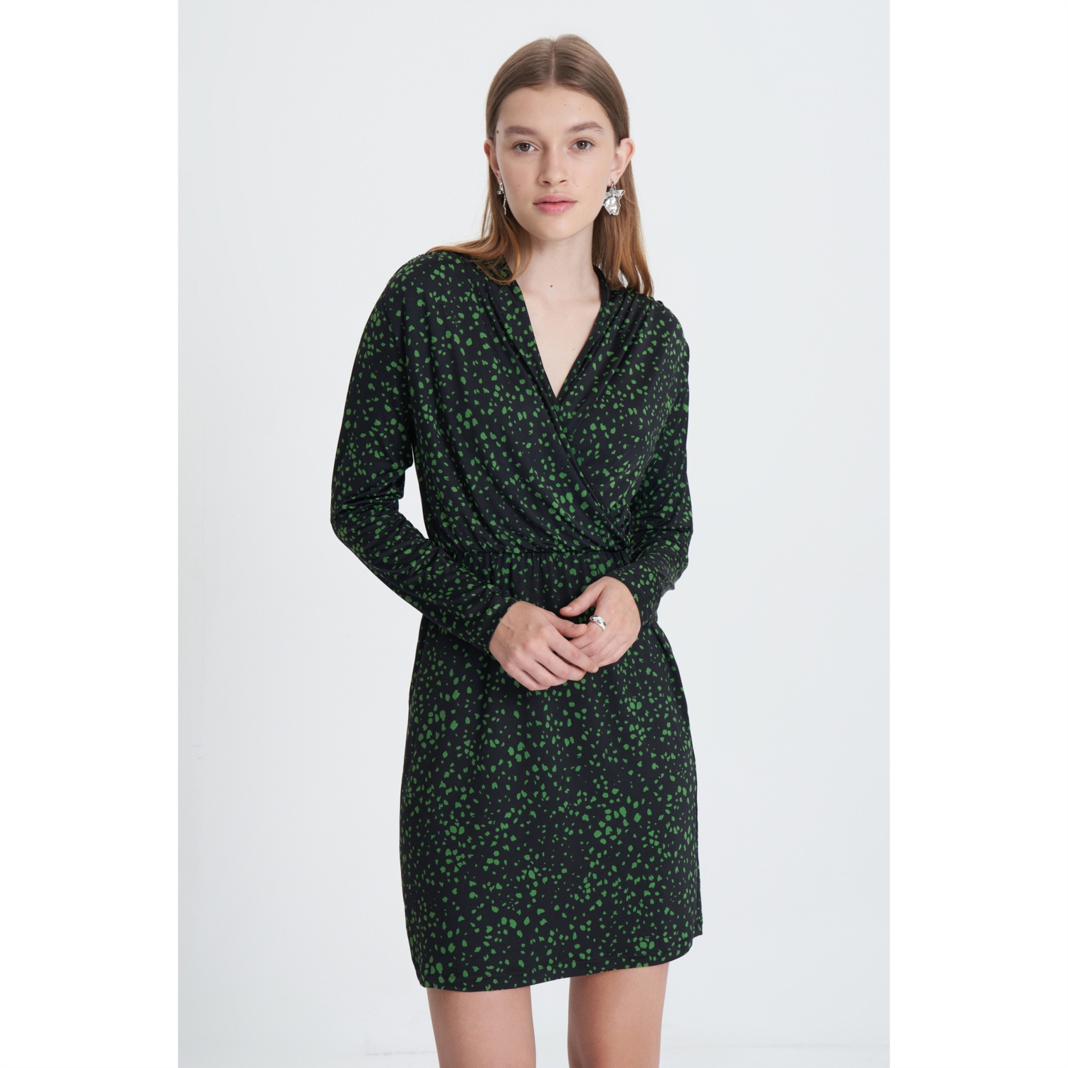 BASKILI UZUN KOLLU MİNİ KRUVAZE ELBİSE