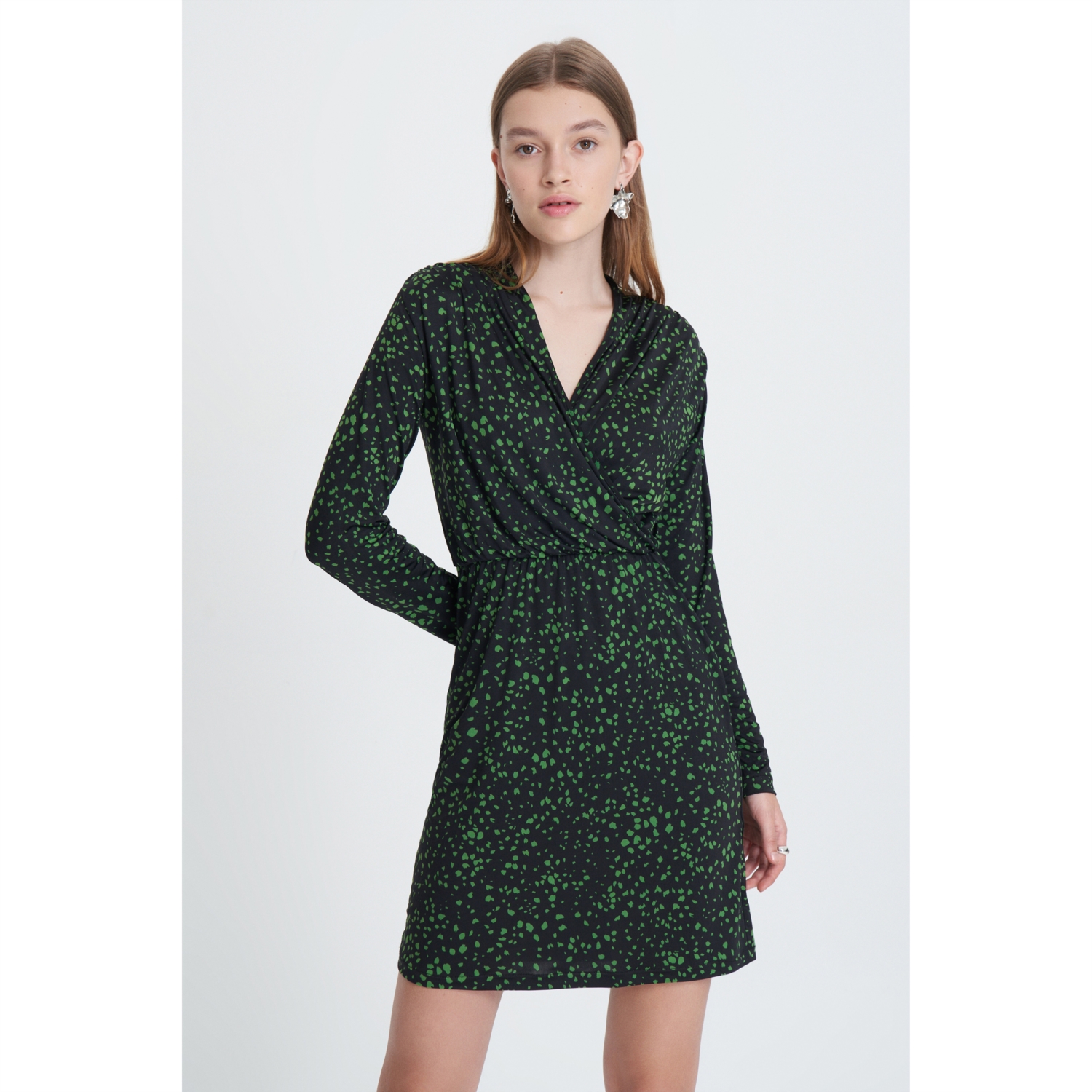 BASKILI UZUN KOLLU MİNİ KRUVAZE ELBİSE