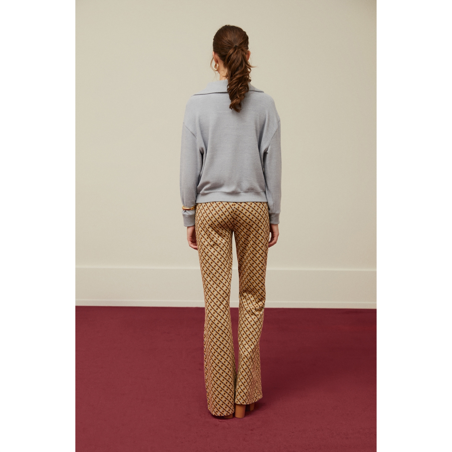 FERMUARLI V YAKA TRİKO KAZAK