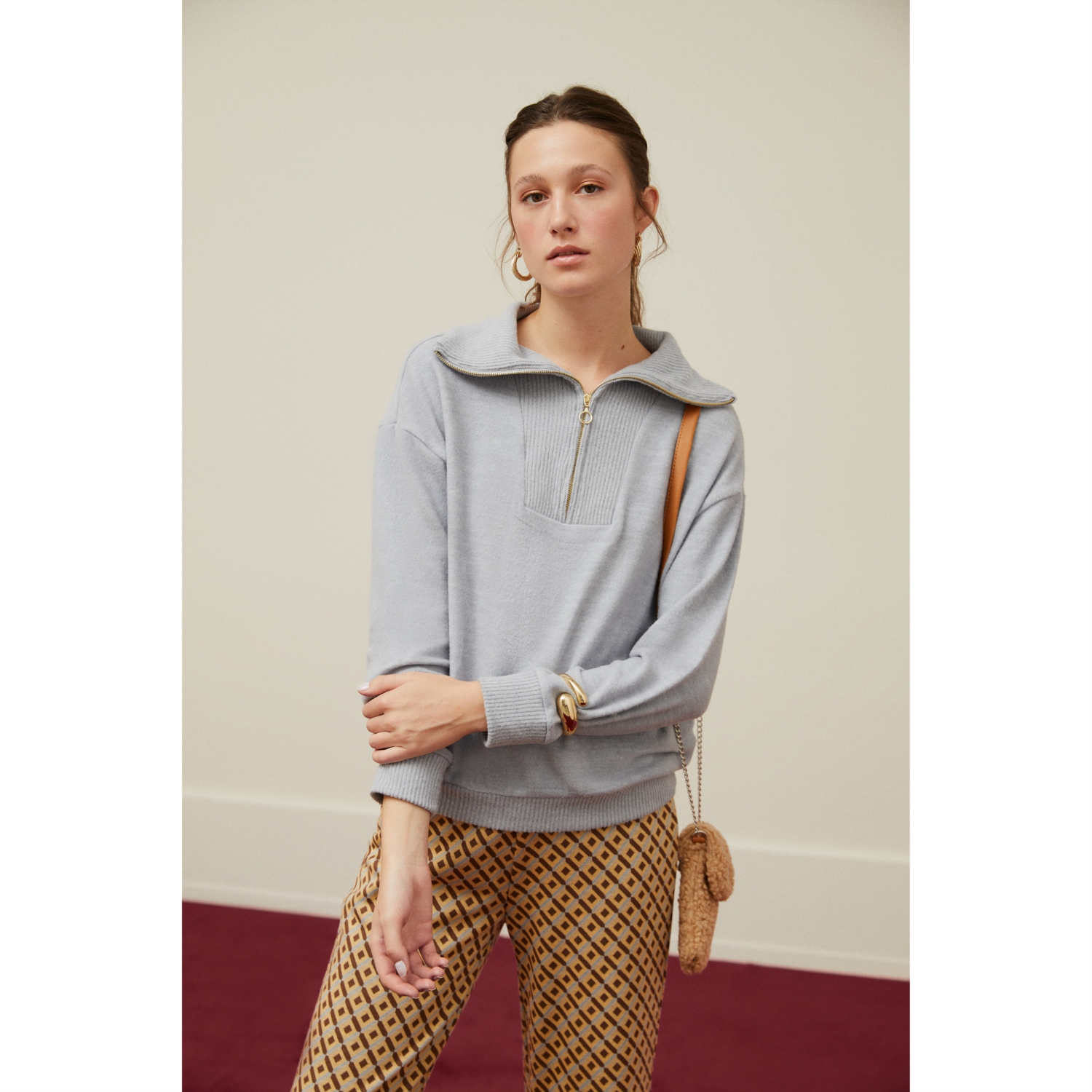 FERMUARLI V YAKA TRİKO KAZAK