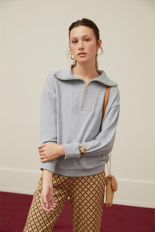  FERMUARLI V YAKA TRİKO KAZAK